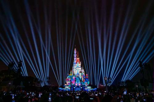 D1-28 NEFFUL-DISNEY-2025-0424